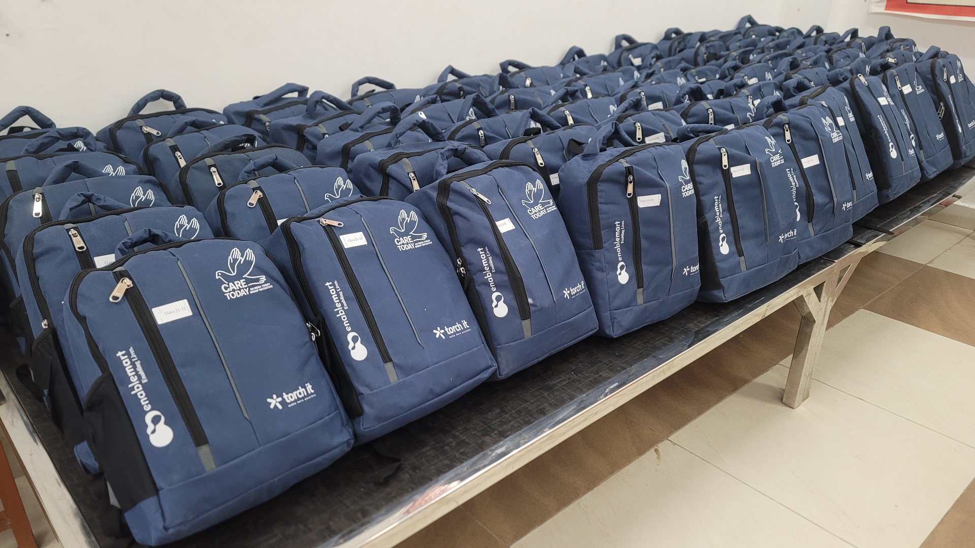 Distribution kits